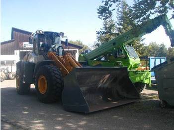 Колесен товарач LIEBHERR L 556