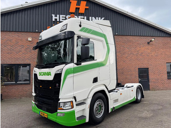 Влекач SCANIA R 450