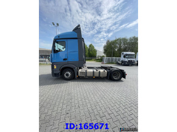 Влекач MERCEDES-BENZ Actros 1842