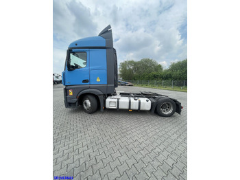 Влекач MERCEDES-BENZ Actros 1842