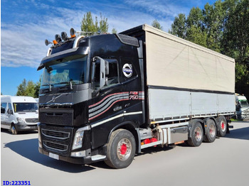 Камион с брезент VOLVO FH16 750