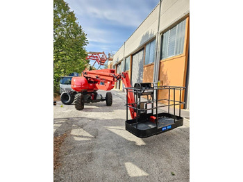 Артикулираща платформа MANITOU