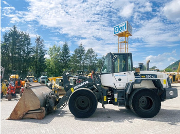 Колесен товарач KOMATSU WA250