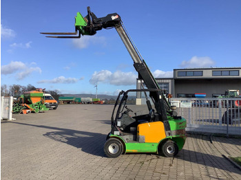 Телескопичен товарач JCB