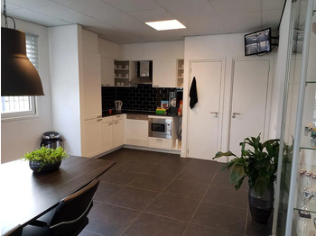 Оборудване за гаражи/ Работилници Bosch 100M2 COMPLETE OFFICE UNIT, FOTOS BEFORE AND AFTER / 2OFFICE + TOILET + KITCHEN + KANTOOR: снимка 5