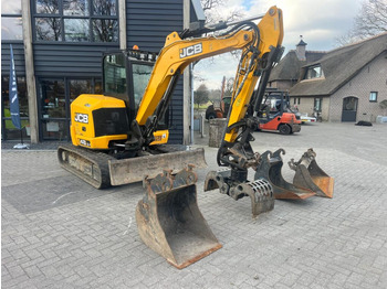 Мини багер JCB