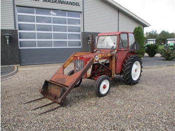 Трактор IH 276 Med frontlæsser: снимка 2