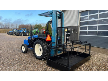 Трактор New Holland TN55D Med Byggelift: снимка 3 Трактор New Holland TN55D Med Byggelift: снимка 3