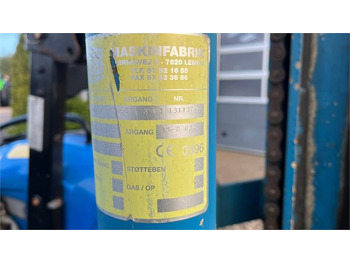 Трактор New Holland TN55D Med Byggelift: снимка 4 Трактор New Holland TN55D Med Byggelift: снимка 4