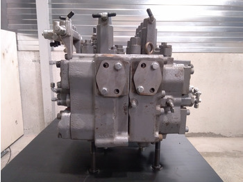 Хидравличен клапан за Строителна техника Hitachi 4713088: снимка 2 Хидравличен клапан за Строителна техника Hitachi 4713088: снимка 2