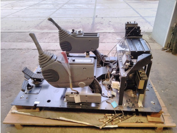 Кабина и интериор HITACHI