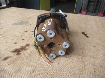 Кабина и интериор за Строителна техника Hitachi KH150-3 -: снимка 2