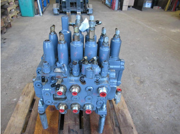 Хидравличен клапан NEW HOLLAND