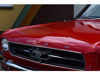 Лек автомобил FORD