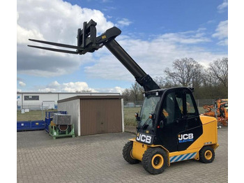 Телескопичен товарач JCB