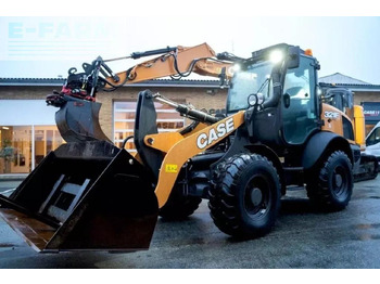 Мини багер CASE