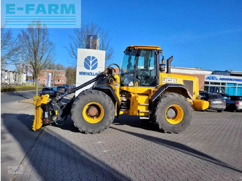 Мини багер JCB