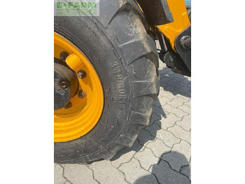 Телескопичен товарач JCB 525.60: снимка 2