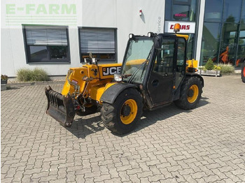 Телескопичен товарач JCB