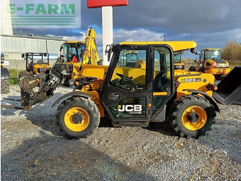Колесен товарач JCB