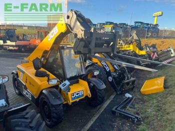 Телескопичен товарач JCB
