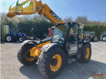 Телескопичен товарач JCB