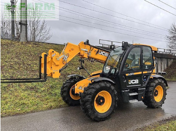 Телескопичен товарач JCB