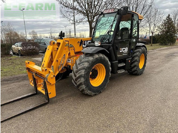 Телескопичен товарач JCB