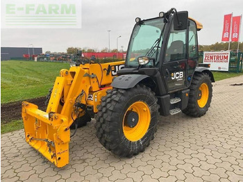 Телескопичен товарач JCB