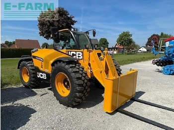 Телескопичен товарач JCB