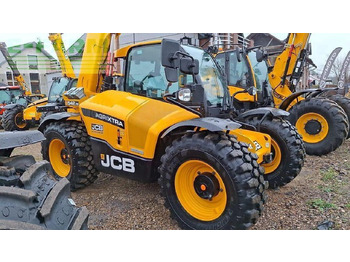 Колесен товарач JCB