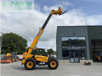 Телескопичен товарач JCB