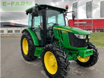 Трактор John Deere 5067E: снимка 4