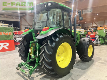 Трактор John Deere 5115r: снимка 3
