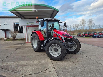 Трактор MASSEY FERGUSON 100 series