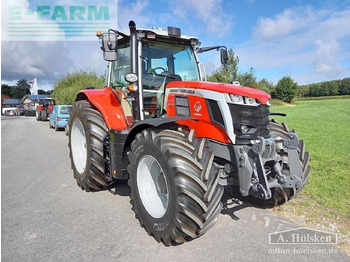 Трактор MASSEY FERGUSON 100 series