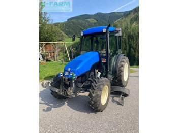 Трактор NEW HOLLAND