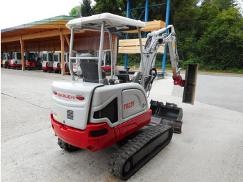 Мини багер Takeuchi tb 225 mit powertilt + 3 löffel ( service neu ): снимка 4
