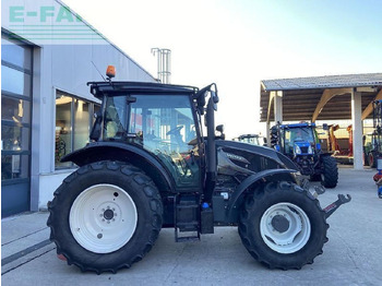 Трактор Valtra a 114: снимка 4 Трактор Valtra a 114: снимка 4