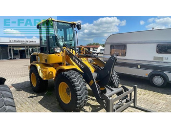 Мини багер VOLVO L30