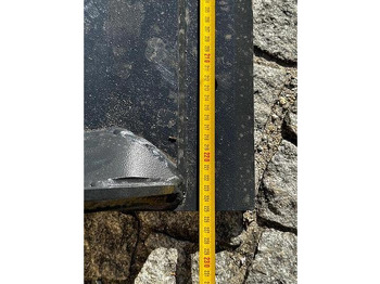 Нови Кофа Big Volumenschaufel 220 cm mit Merlo ZM2 Aufnahme: снимка 3 Нови Кофа Big Volumenschaufel 220 cm mit Merlo ZM2 Aufnahme: снимка 3