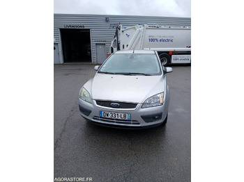 Лек автомобил FORD