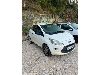 Лек автомобил FORD