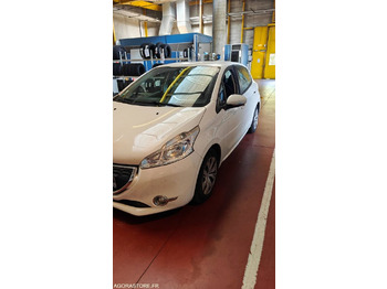 Лек автомобил PEUGEOT 208 DF-529-BA: снимка 2
