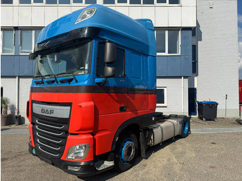 Влекач DAF XF 440