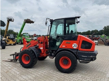 Колесен товарач KUBOTA R090