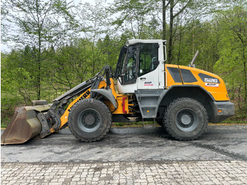 Колесен товарач LIEBHERR L 526