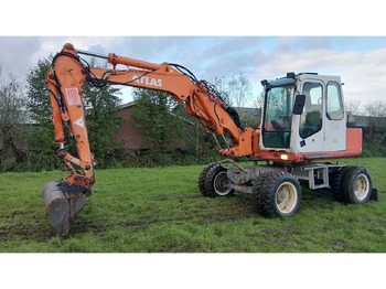 Колесен багер ATLAS