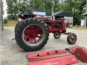 Трактор Farmall 400 “Benzine”: снимка 3