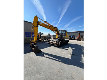 Колесен багер JCB JS130W